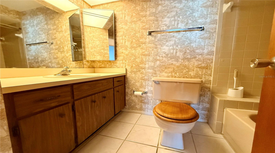 New Port Richey, Florida 34653, 2 Bedroom Bedrooms, ,1 Bathroombathrooms,Residential,For Sale,Chesham,0,Mfrtb8535656