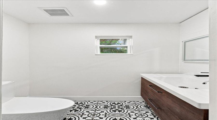 Lakeland, Florida 33813, 4 Bedroom Bedrooms, ,2 Bathroombathrooms,Residential,For Sale,Park,0,Mfrl4964602