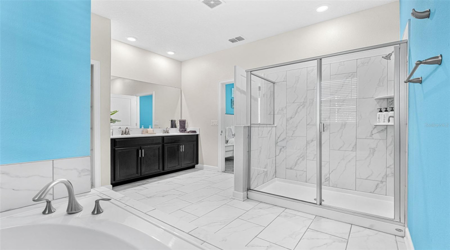 Davenport, Florida 33896, 7 Bedroom Bedrooms, ,5 Bathroombathrooms,Residential,For Sale,Sommerset Hills,0,Mfro6436920