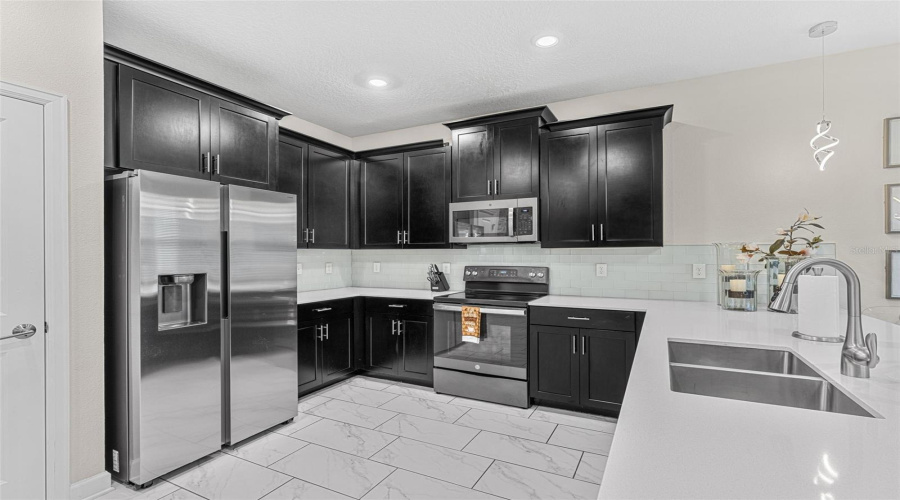 Davenport, Florida 33896, 7 Bedroom Bedrooms, ,5 Bathroombathrooms,Residential,For Sale,Sommerset Hills,0,Mfro6436920