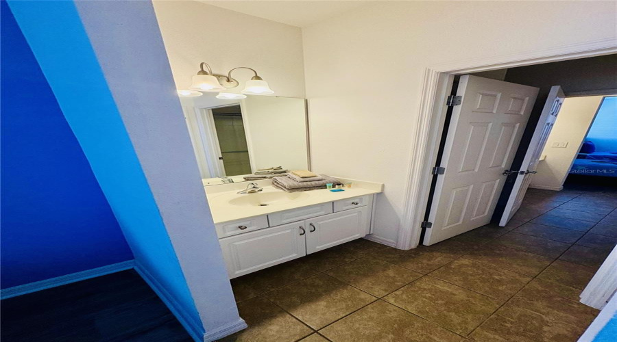 Davenport, Florida 33837, 5 Bedroom Bedrooms, ,4 Bathroombathrooms,Residential,For Sale,Rosemont,0,Mfrs5156307