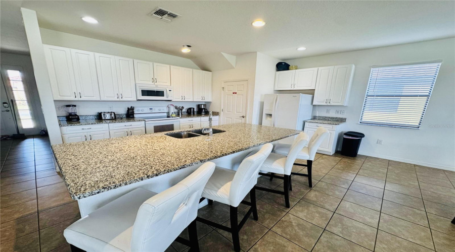 Davenport, Florida 33837, 5 Bedroom Bedrooms, ,4 Bathroombathrooms,Residential,For Sale,Rosemont,0,Mfrs5156307