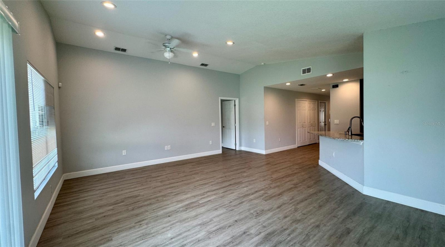 Orlando, Florida 32835, 3 Bedroom Bedrooms, ,2 Bathroombathrooms,Residential,For Sale,Hart,0,Mfro6436921