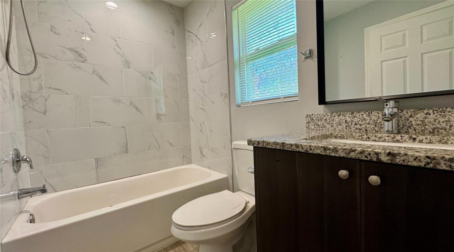 Orlando, Florida 32835, 3 Bedroom Bedrooms, ,2 Bathroombathrooms,Residential,For Sale,Hart,0,Mfro6436921