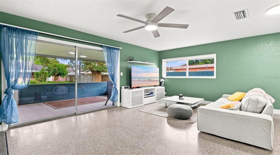 Orlando, Florida 32827, 3 Bedroom Bedrooms, ,2 Bathroombathrooms,Residential,For Sale,Oak Bluff,0,Mfro6436832