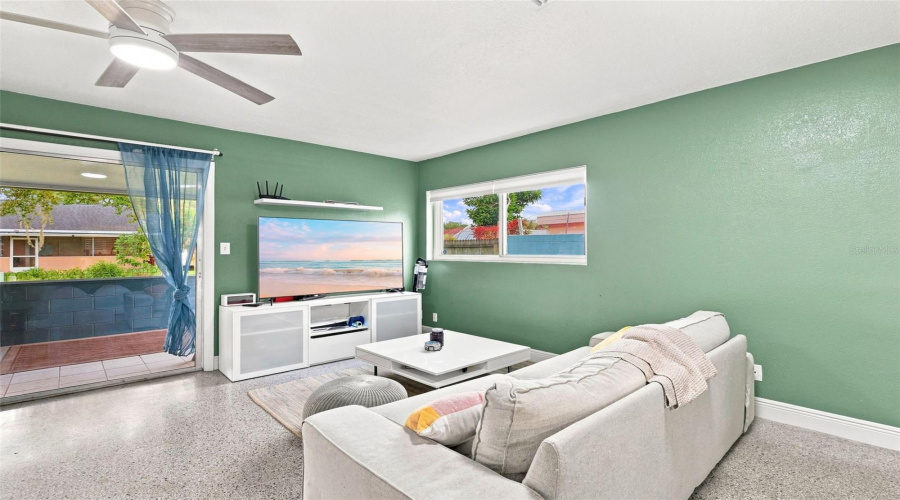 Orlando, Florida 32827, 3 Bedroom Bedrooms, ,2 Bathroombathrooms,Residential,For Sale,Oak Bluff,0,Mfro6436832