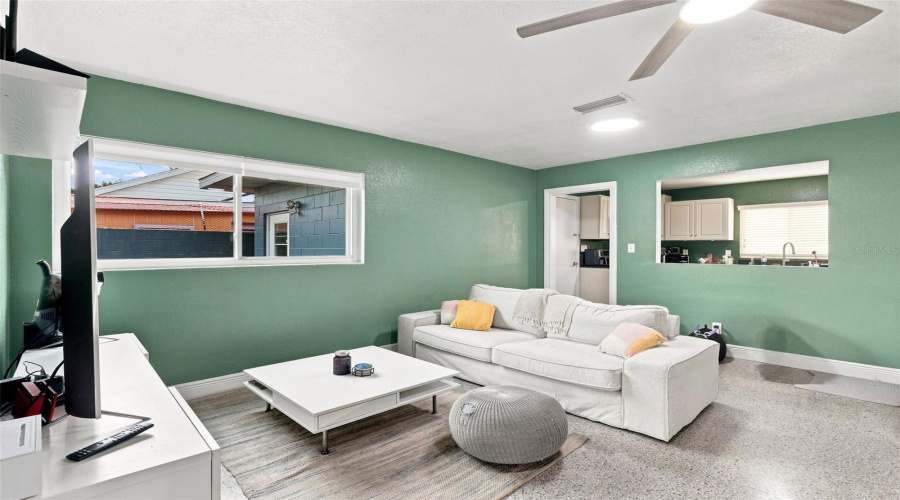 Orlando, Florida 32827, 3 Bedroom Bedrooms, ,2 Bathroombathrooms,Residential,For Sale,Oak Bluff,0,Mfro6436832