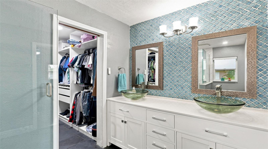 Orlando, Florida 32827, 3 Bedroom Bedrooms, ,2 Bathroombathrooms,Residential,For Sale,Oak Bluff,0,Mfro6436832