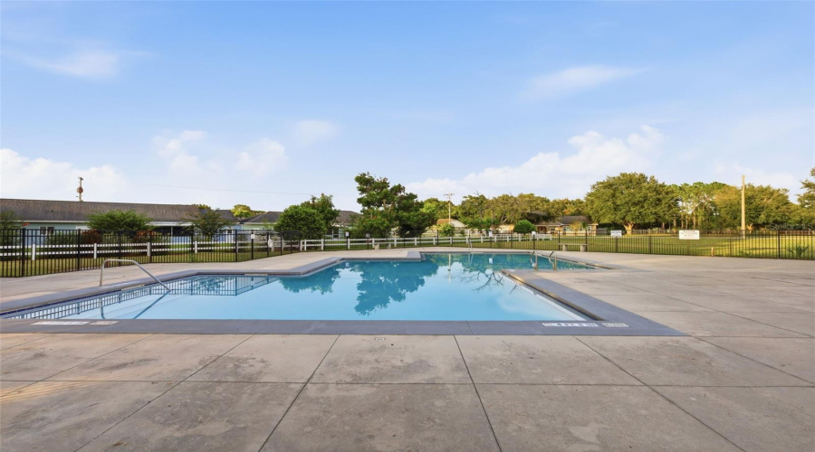 Orlando, Florida 32827, 3 Bedroom Bedrooms, ,2 Bathroombathrooms,Residential,For Sale,Oak Bluff,0,Mfro6436832