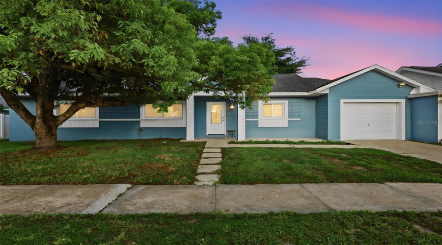 Orlando, Florida 32827, 3 Bedroom Bedrooms, ,2 Bathroombathrooms,Residential,For Sale,Oak Bluff,0,Mfro6436832