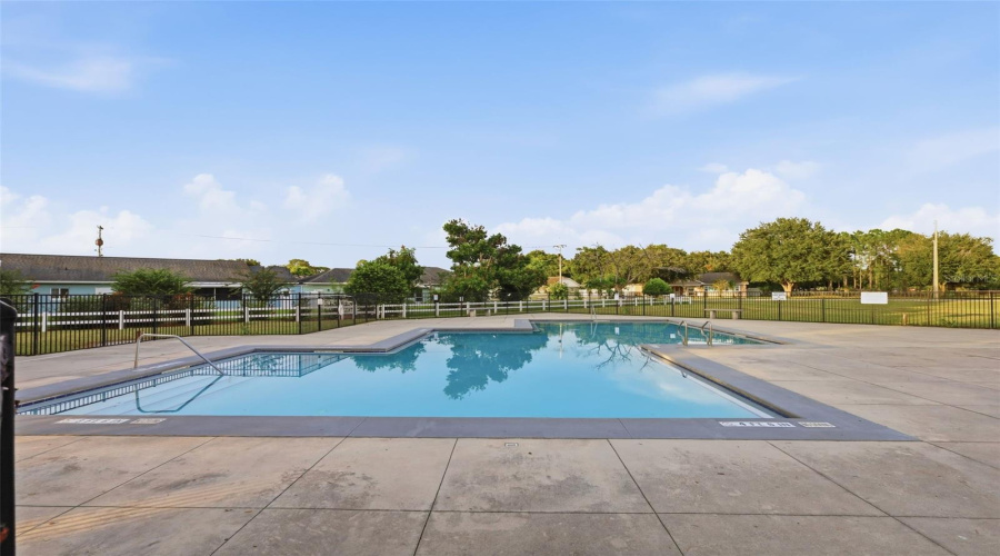 Orlando, Florida 32827, 3 Bedroom Bedrooms, ,2 Bathroombathrooms,Residential,For Sale,Oak Bluff,0,Mfro6436832