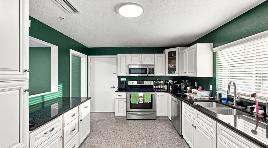 Orlando, Florida 32827, 3 Bedroom Bedrooms, ,2 Bathroombathrooms,Residential,For Sale,Oak Bluff,0,Mfro6436832