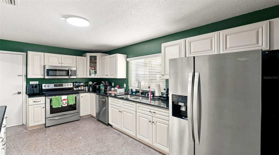 Orlando, Florida 32827, 3 Bedroom Bedrooms, ,2 Bathroombathrooms,Residential,For Sale,Oak Bluff,0,Mfro6436832