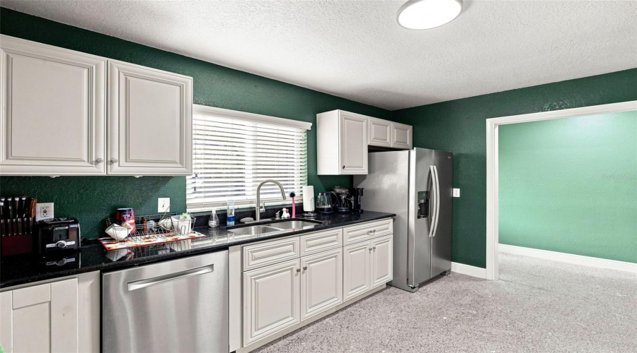 Orlando, Florida 32827, 3 Bedroom Bedrooms, ,2 Bathroombathrooms,Residential,For Sale,Oak Bluff,0,Mfro6436832