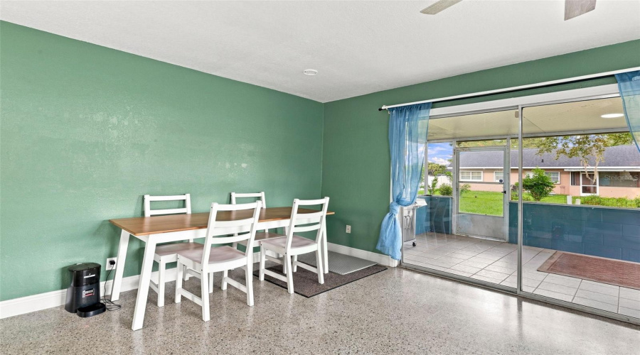 Orlando, Florida 32827, 3 Bedroom Bedrooms, ,2 Bathroombathrooms,Residential,For Sale,Oak Bluff,0,Mfro6436832