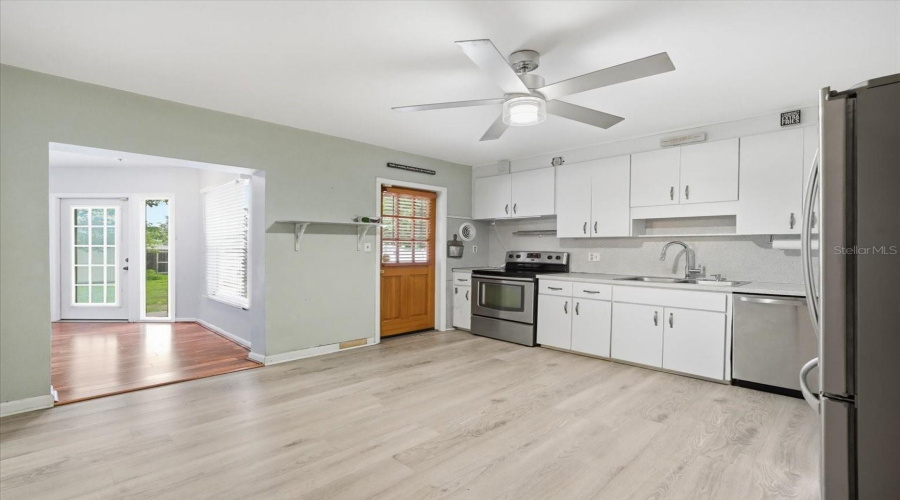 St Petersburg, Florida 33713, 2 Bedroom Bedrooms, ,2 Bathroombathrooms,Residential,For Sale,25Th,0,Mfrtb8542572