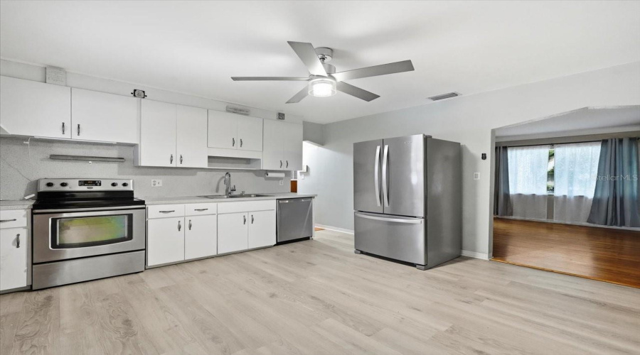 St Petersburg, Florida 33713, 2 Bedroom Bedrooms, ,2 Bathroombathrooms,Residential,For Sale,25Th,0,Mfrtb8542572