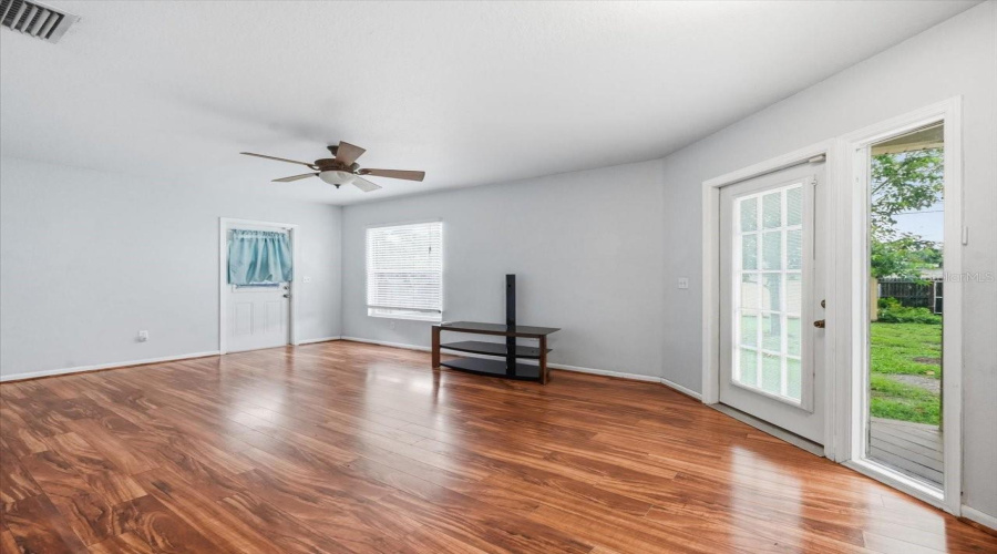 St Petersburg, Florida 33713, 2 Bedroom Bedrooms, ,2 Bathroombathrooms,Residential,For Sale,25Th,0,Mfrtb8542572