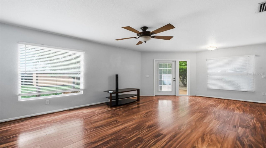 St Petersburg, Florida 33713, 2 Bedroom Bedrooms, ,2 Bathroombathrooms,Residential,For Sale,25Th,0,Mfrtb8542572