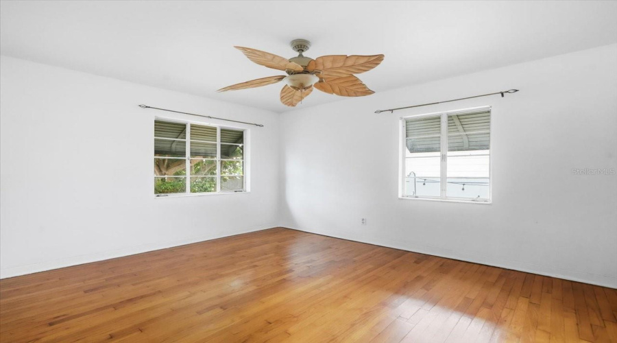 St Petersburg, Florida 33713, 2 Bedroom Bedrooms, ,2 Bathroombathrooms,Residential,For Sale,25Th,0,Mfrtb8542572