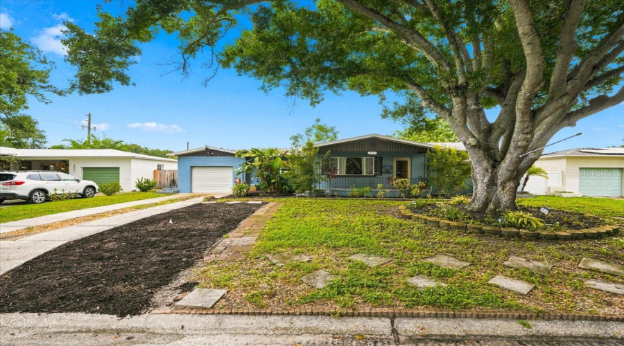 St Petersburg, Florida 33713, 2 Bedroom Bedrooms, ,2 Bathroombathrooms,Residential,For Sale,25Th,0,Mfrtb8542572