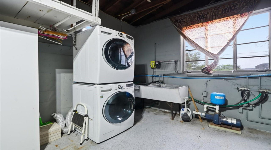 St Petersburg, Florida 33713, 2 Bedroom Bedrooms, ,2 Bathroombathrooms,Residential,For Sale,25Th,0,Mfrtb8542572