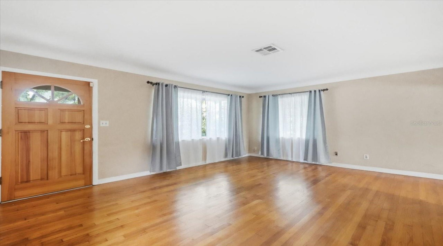 St Petersburg, Florida 33713, 2 Bedroom Bedrooms, ,2 Bathroombathrooms,Residential,For Sale,25Th,0,Mfrtb8542572