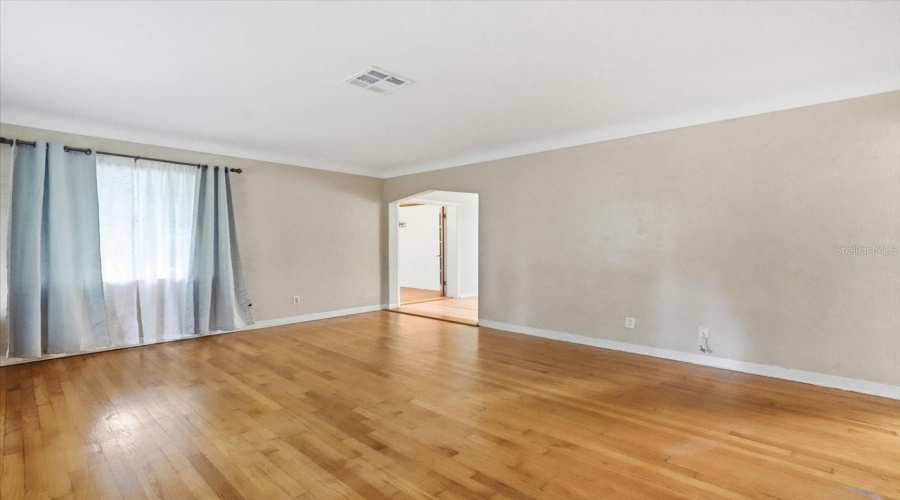 St Petersburg, Florida 33713, 2 Bedroom Bedrooms, ,2 Bathroombathrooms,Residential,For Sale,25Th,0,Mfrtb8542572