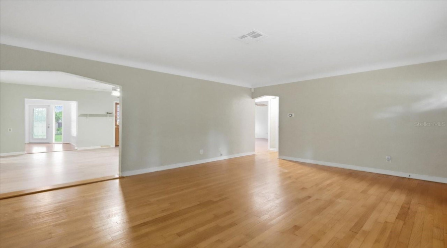 St Petersburg, Florida 33713, 2 Bedroom Bedrooms, ,2 Bathroombathrooms,Residential,For Sale,25Th,0,Mfrtb8542572