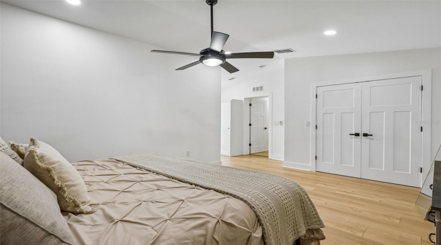 Seminole, Florida 33772, 3 Bedroom Bedrooms, ,2 Bathroombathrooms,Residential,For Sale,Temple,0,Mfrtb8541335
