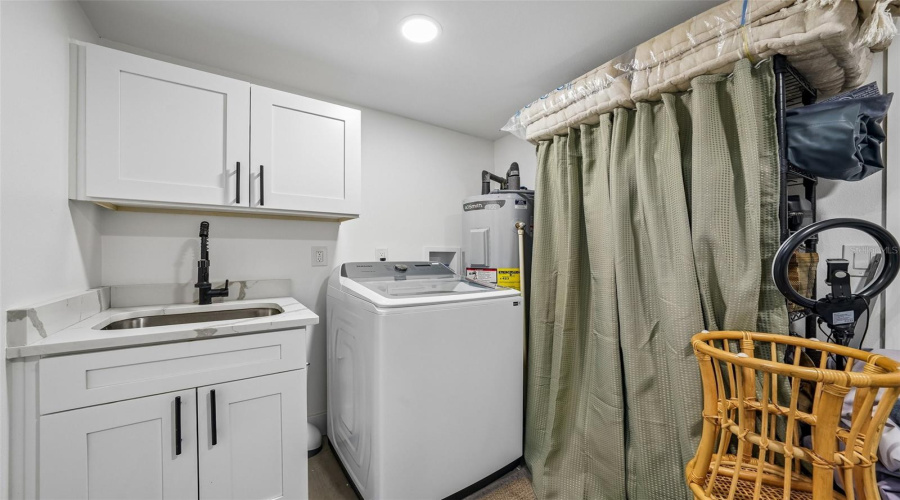 Seminole, Florida 33772, 3 Bedroom Bedrooms, ,2 Bathroombathrooms,Residential,For Sale,Temple,0,Mfrtb8541335