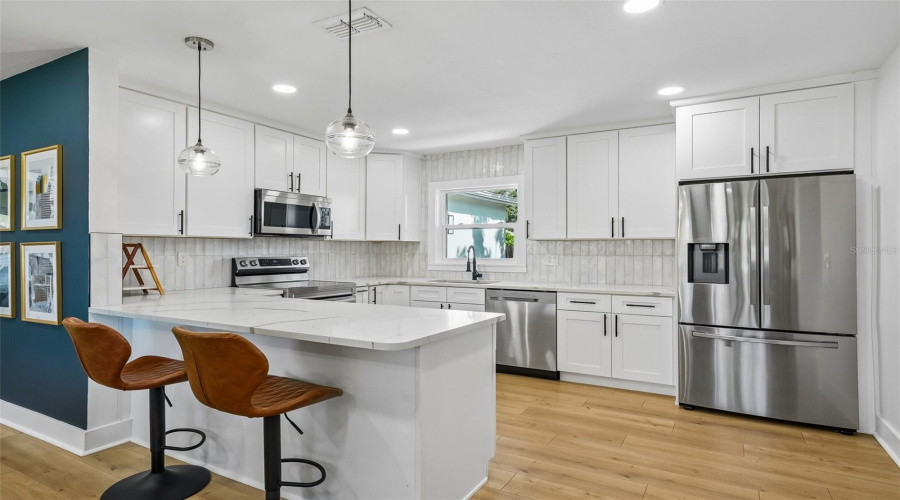 Seminole, Florida 33772, 3 Bedroom Bedrooms, ,2 Bathroombathrooms,Residential,For Sale,Temple,0,Mfrtb8541335