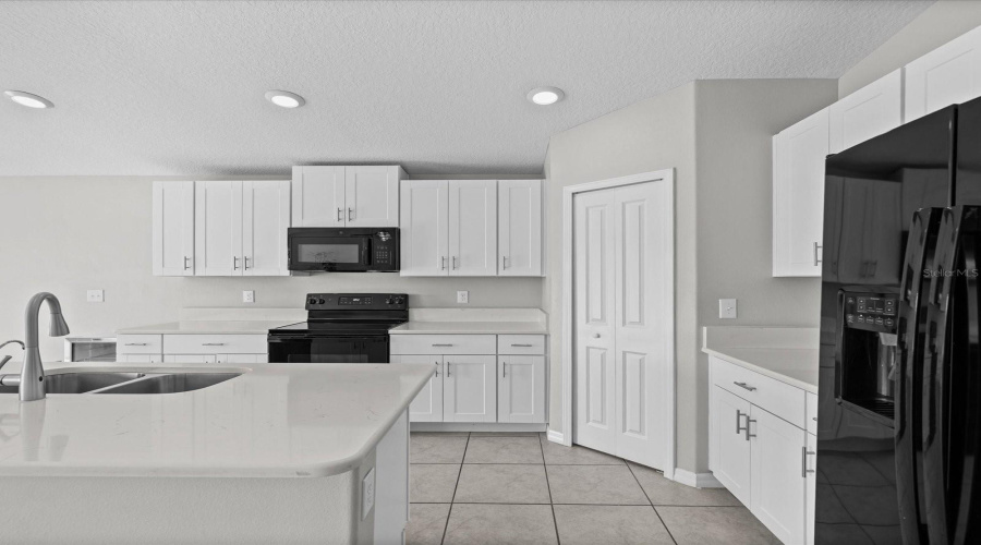 Ruskin, Florida 33573, 4 Bedroom Bedrooms, ,2 Bathroombathrooms,Residential,For Sale,Wicked Strong,0,Mfrtb8542626