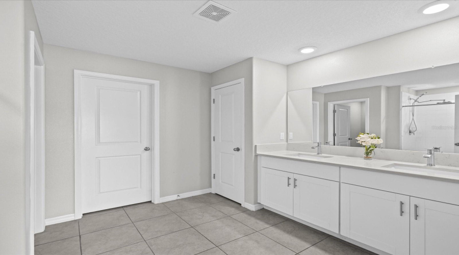 Ruskin, Florida 33573, 4 Bedroom Bedrooms, ,2 Bathroombathrooms,Residential,For Sale,Wicked Strong,0,Mfrtb8542626