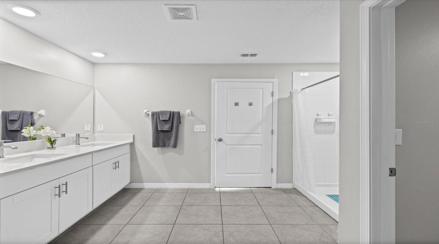 Ruskin, Florida 33573, 4 Bedroom Bedrooms, ,2 Bathroombathrooms,Residential,For Sale,Wicked Strong,0,Mfrtb8542626
