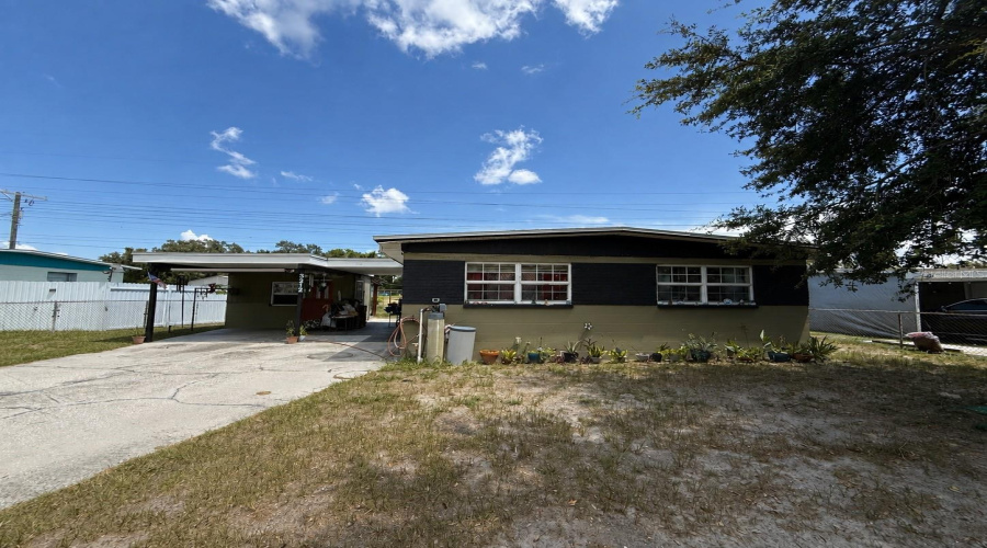 Tampa, Florida 33619, 3 Bedroom Bedrooms, ,1 Bathroombathrooms,Residential,For Sale,Welborn,0,Mfrtb8542736