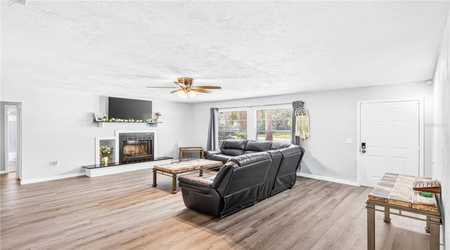 Edgewater, Florida 32141, 3 Bedroom Bedrooms, ,2 Bathroombathrooms,Residential,For Sale,Unity Tree,0,Mfrns1089102