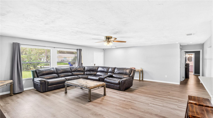 Edgewater, Florida 32141, 3 Bedroom Bedrooms, ,2 Bathroombathrooms,Residential,For Sale,Unity Tree,0,Mfrns1089102