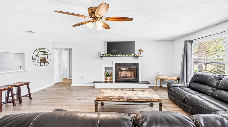 Edgewater, Florida 32141, 3 Bedroom Bedrooms, ,2 Bathroombathrooms,Residential,For Sale,Unity Tree,0,Mfrns1089102