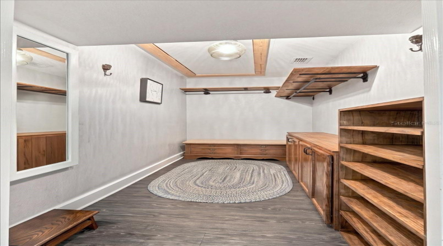 Lakeland, Florida 33803, 2 Bedroom Bedrooms, ,2 Bathroombathrooms,Residential,For Sale,South,0,Mfrl4964557
