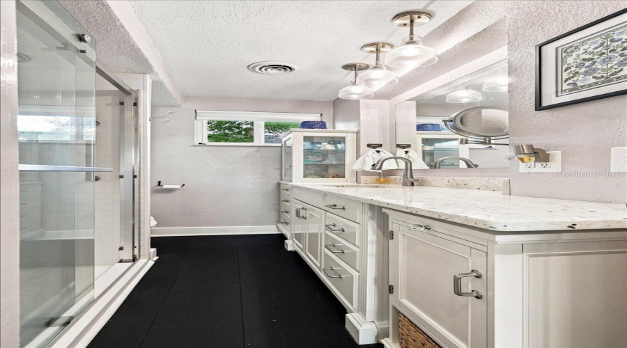 Lakeland, Florida 33803, 2 Bedroom Bedrooms, ,2 Bathroombathrooms,Residential,For Sale,South,0,Mfrl4964557
