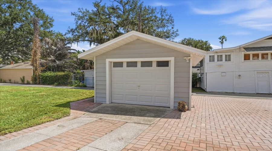 Lakeland, Florida 33803, 2 Bedroom Bedrooms, ,2 Bathroombathrooms,Residential,For Sale,South,0,Mfrl4964557