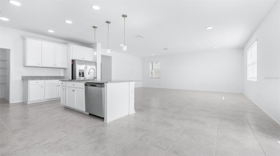Lakeland, Florida 33811, 4 Bedroom Bedrooms, ,3 Bathroombathrooms,Residential,For Sale,Currant,0,Mfrtb8542055