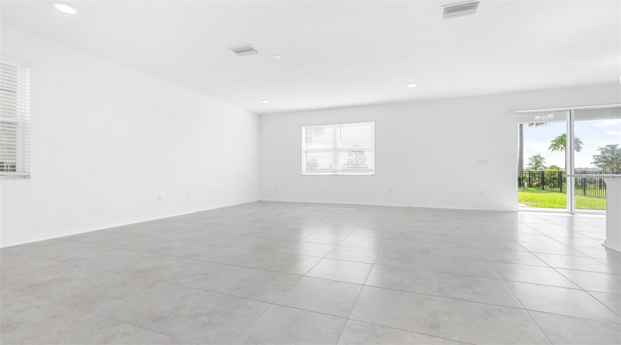 Lakeland, Florida 33811, 4 Bedroom Bedrooms, ,3 Bathroombathrooms,Residential,For Sale,Currant,0,Mfrtb8542055