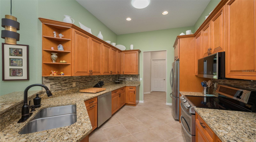 Sarasota, Florida 34243, 2 Bedroom Bedrooms, ,2 Bathroombathrooms,Residential,For Sale,65Th,0,Mfra4704116
