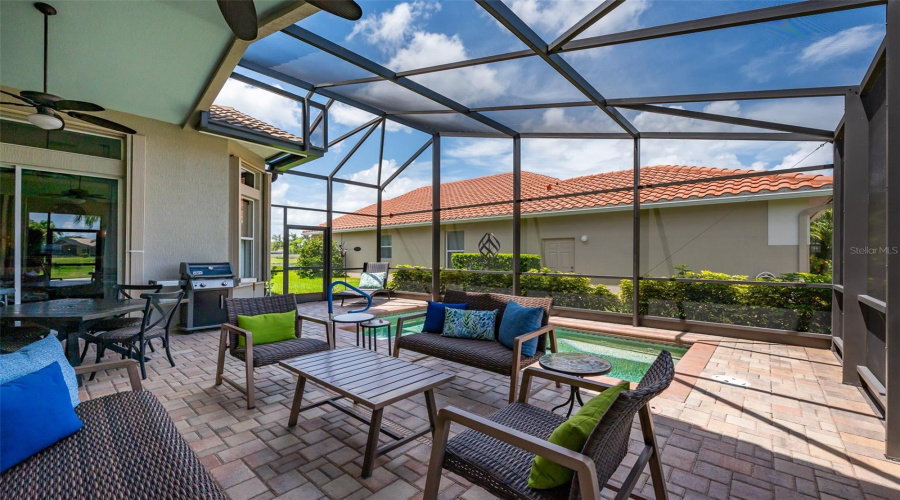 Sarasota, Florida 34243, 2 Bedroom Bedrooms, ,2 Bathroombathrooms,Residential,For Sale,65Th,0,Mfra4704116
