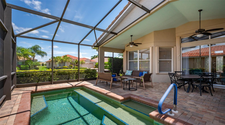 Sarasota, Florida 34243, 2 Bedroom Bedrooms, ,2 Bathroombathrooms,Residential,For Sale,65Th,0,Mfra4704116