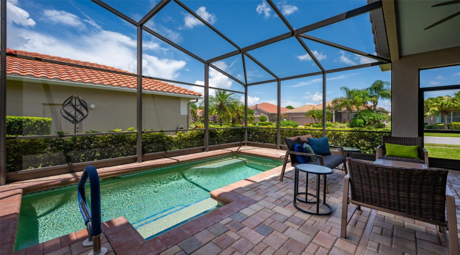 Sarasota, Florida 34243, 2 Bedroom Bedrooms, ,2 Bathroombathrooms,Residential,For Sale,65Th,0,Mfra4704116