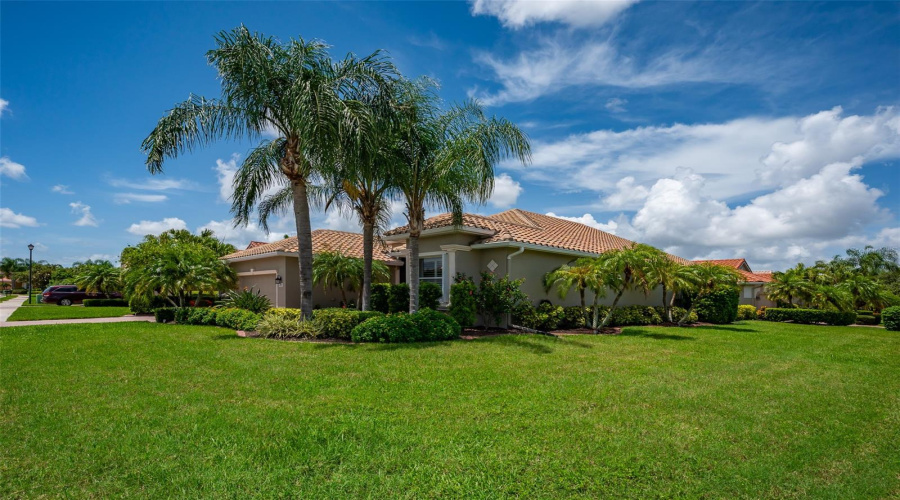 Sarasota, Florida 34243, 2 Bedroom Bedrooms, ,2 Bathroombathrooms,Residential,For Sale,65Th,0,Mfra4704116