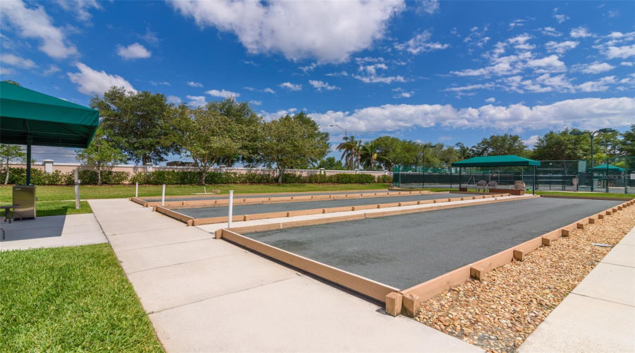 Sarasota, Florida 34243, 2 Bedroom Bedrooms, ,2 Bathroombathrooms,Residential,For Sale,65Th,0,Mfra4704116